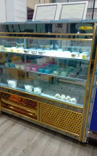 به کارگر برای کار داخل بستنی فروشی نیازمندیم