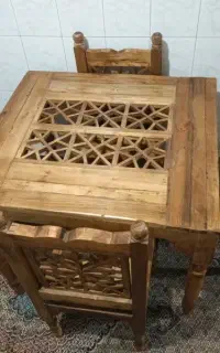میز ناهار خوری در حد نو