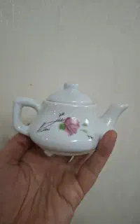 سه عدد قوری
