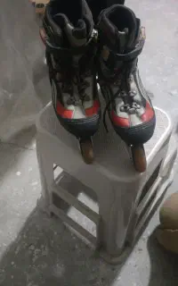 دو جفت اسکیت بزرگ سال