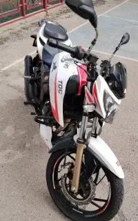 آپاچی 200
