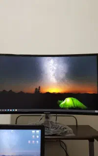 مانیتور منحنی سامسونگ