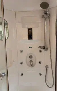 اتاق دوش و جکوزی