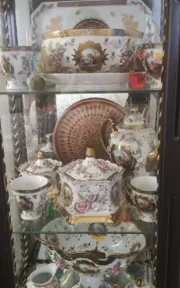 ظروف آنتیک گل برجسته