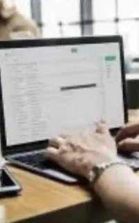 پرستار شبانه روزی برای مادر