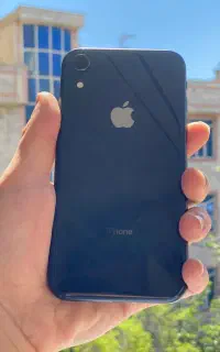 ایفون xr 128 g در حد اک