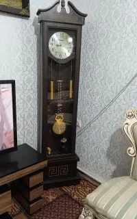یک عددساعت ایستاده یک عدد جاکفشی به فروش میرسد
