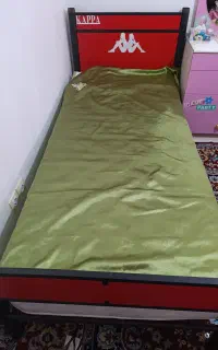 تخت و میز