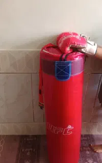 کیسه بوکس با دستکش