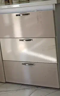 کابینت   تمیز  محکم   و‌هود نو آکبند