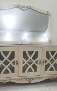 میز تلویزیون و آیینه کنسول