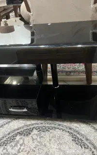 میز تلویزیون شیشه ای