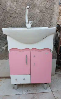 روشویی وشیر