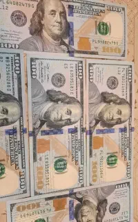 هم می‌خریم هم می‌فروشیم