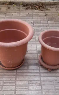 گلدان پلاستیکی بزرگ