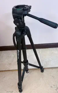 سه پایه دوربین
