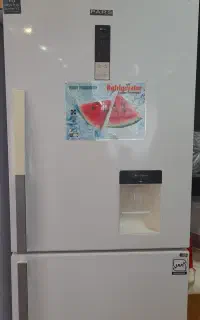 یک عدد یخچال ۲در پارس  ۱۸پوت