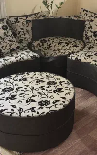 مبل چهار میلیون پنج نفره