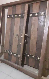 درب چوبی قدیمی قدمت دار