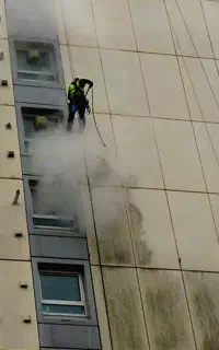 شستشوی نما و شیشه