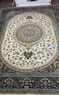 دو جفت فرش۱۲متری سالم رنگ روشن