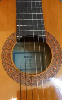 گیتار یاماها c40
