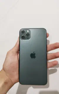 آیفون ۱۱ پرومکس با شارژر
