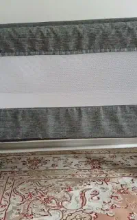 تخت کنار مادر زویی Zooye