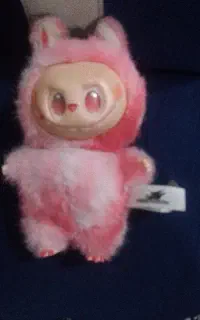 سلام یک عدد لبوبو صورتی دارم