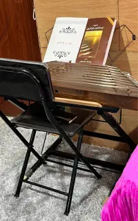 سنتور به همراه میز