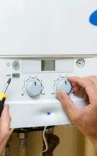 تعمیرکار پکیج