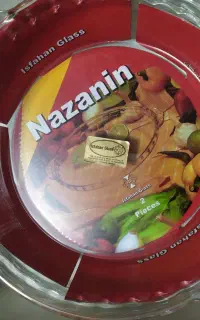 دوعدد پیتزا خوری