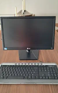 مانیتور LG و کیبورد