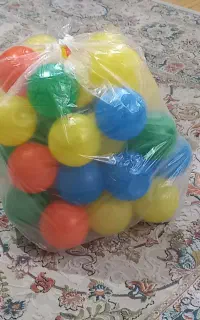 توپ های رنگی کوچک
