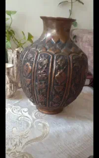 گلدان مسی قدیمی ...قلمکاری شده