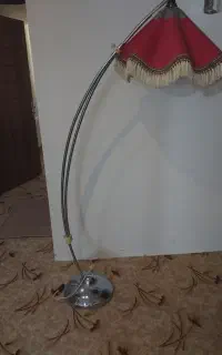 اواژرایستاده