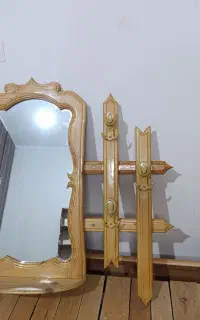 آینه و چوب لباسی