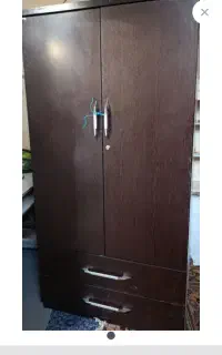 کمد قهوه ای بزرگ