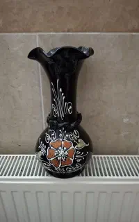یک عدد گلدان