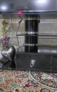میز تلویزیون شیشه ای