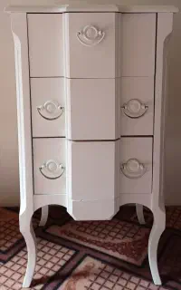 میز تلفن و قاب آیینه