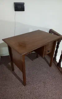 میز تحریر چوبی