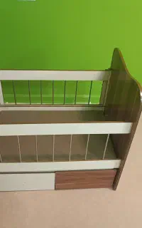 تخت کنار مادر نوزادی