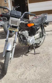 موتور هندا ۱۲۵ مدل ۱۴۰۱ سال ۱۴۰۳ روشن شده