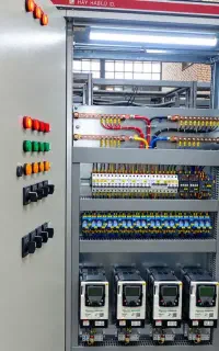 برقکار صنعتی PLC ساختمان عیب‌یابی تابلوبرق اینورتر