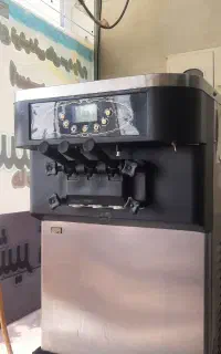 دستگاه بستنی و تاپینگ بستنی ب همراه ماکت قیفی