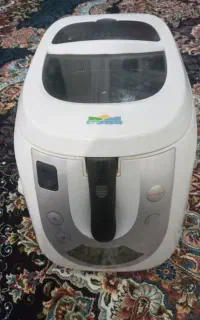 یک عدد چایی ساز و سرخ کن در حد نو