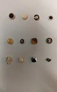 دگمه پایه دار