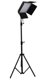 نور صفحه ای بزرگ سی کارو با کیف و سه پایه