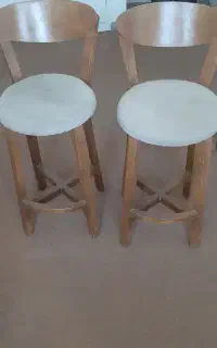 ۲ عدد صندلی پایه بلند